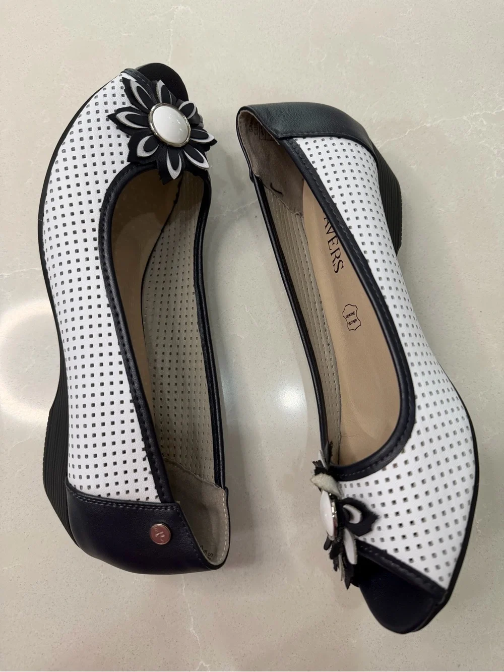 Pavers Perforated Wedge Peep Toe Pumps White Navy Floral Comfort Slip On, 41